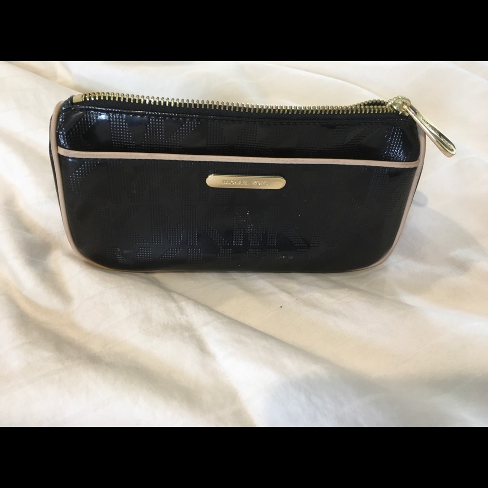 Michael Kors make up bag. Great condition.